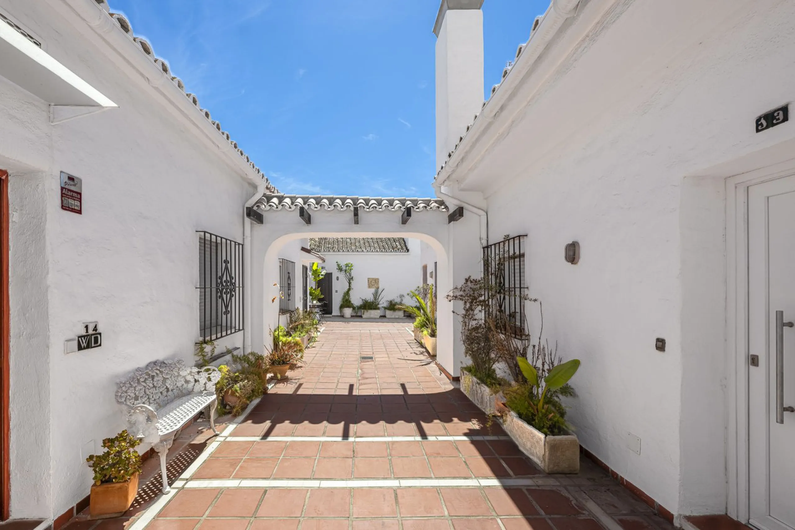Apartment - Top Floor Apartment в продаже в Marbella, Málaga. В доме 2 спален и 2 ванных комнат. Площадь дома 64 м²