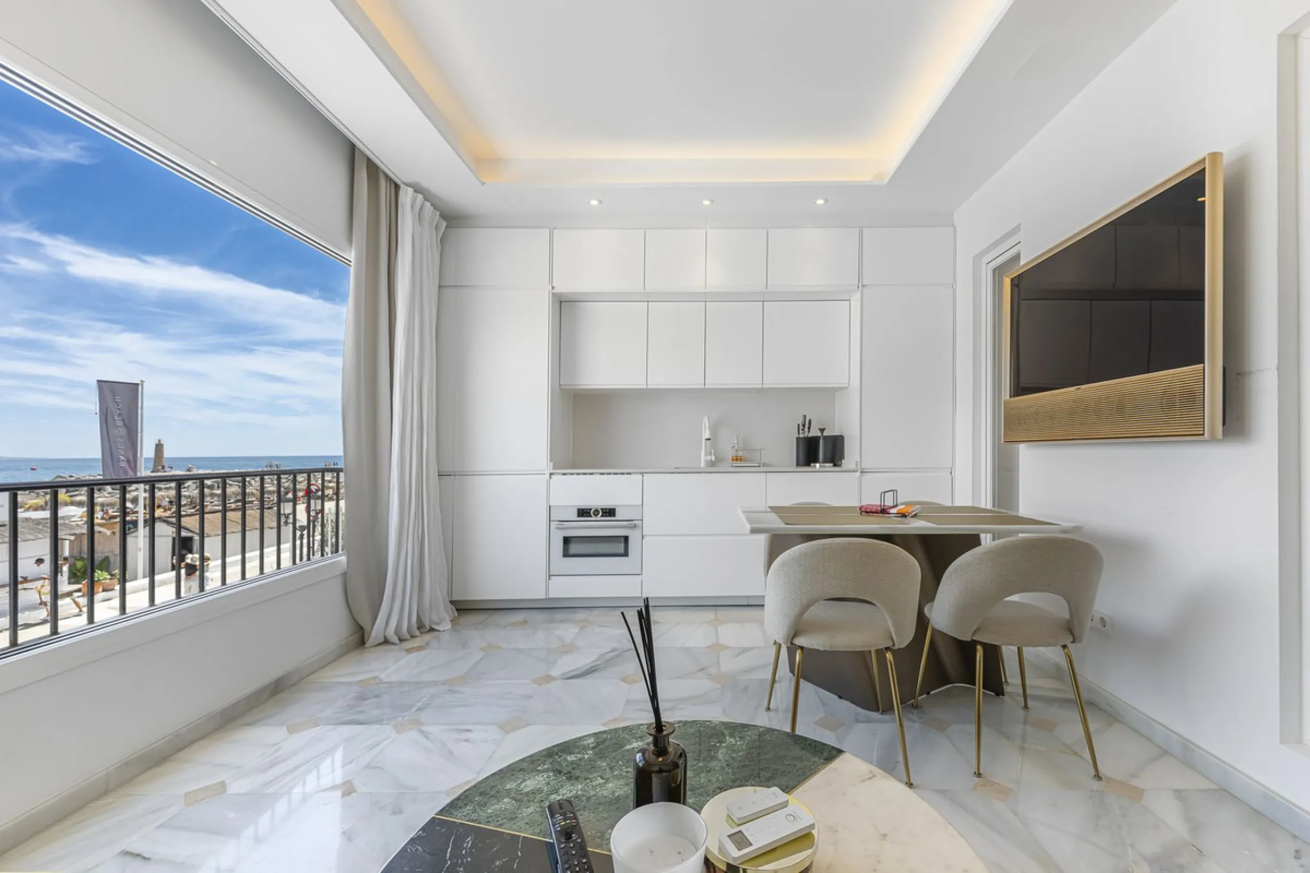 Apartment - Top Floor Apartment в продаже в Marbella, Málaga. В доме 2 спален и 2 ванных комнат. Площадь дома 64 м²