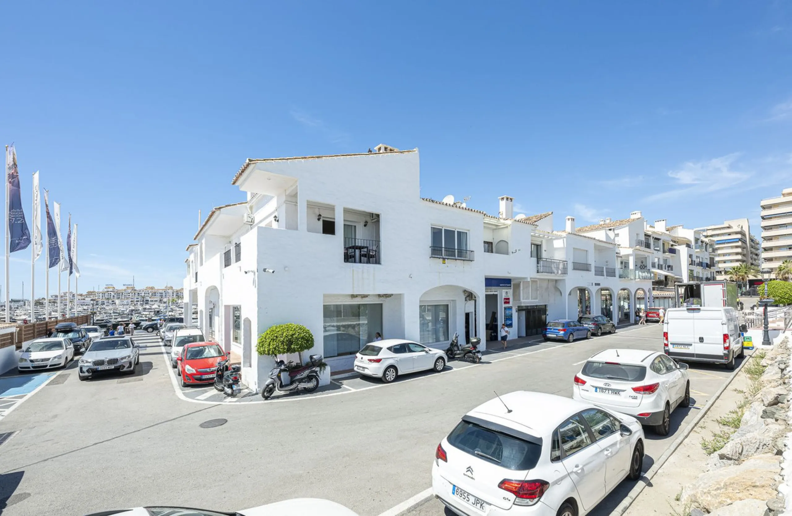 Apartment - Top Floor Apartment в продаже в Marbella, Málaga. В доме 2 спален и 2 ванных комнат. Площадь дома 64 м²