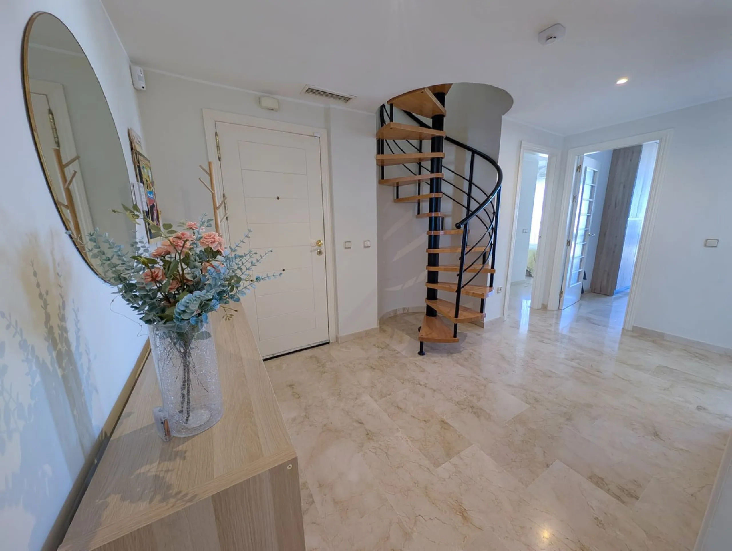 ✨Exclusive penthouse in Estepona with dreamy sea views✨