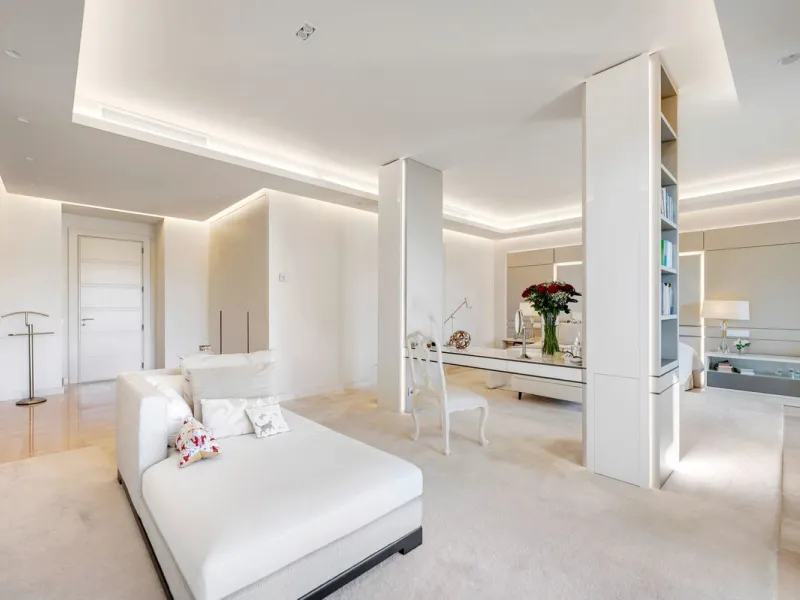 Apartment - Middle Floor Apartment в продаже в Marbella, Málaga. В доме 4 спален и 5 ванных комнат. Площадь дома 400 м²