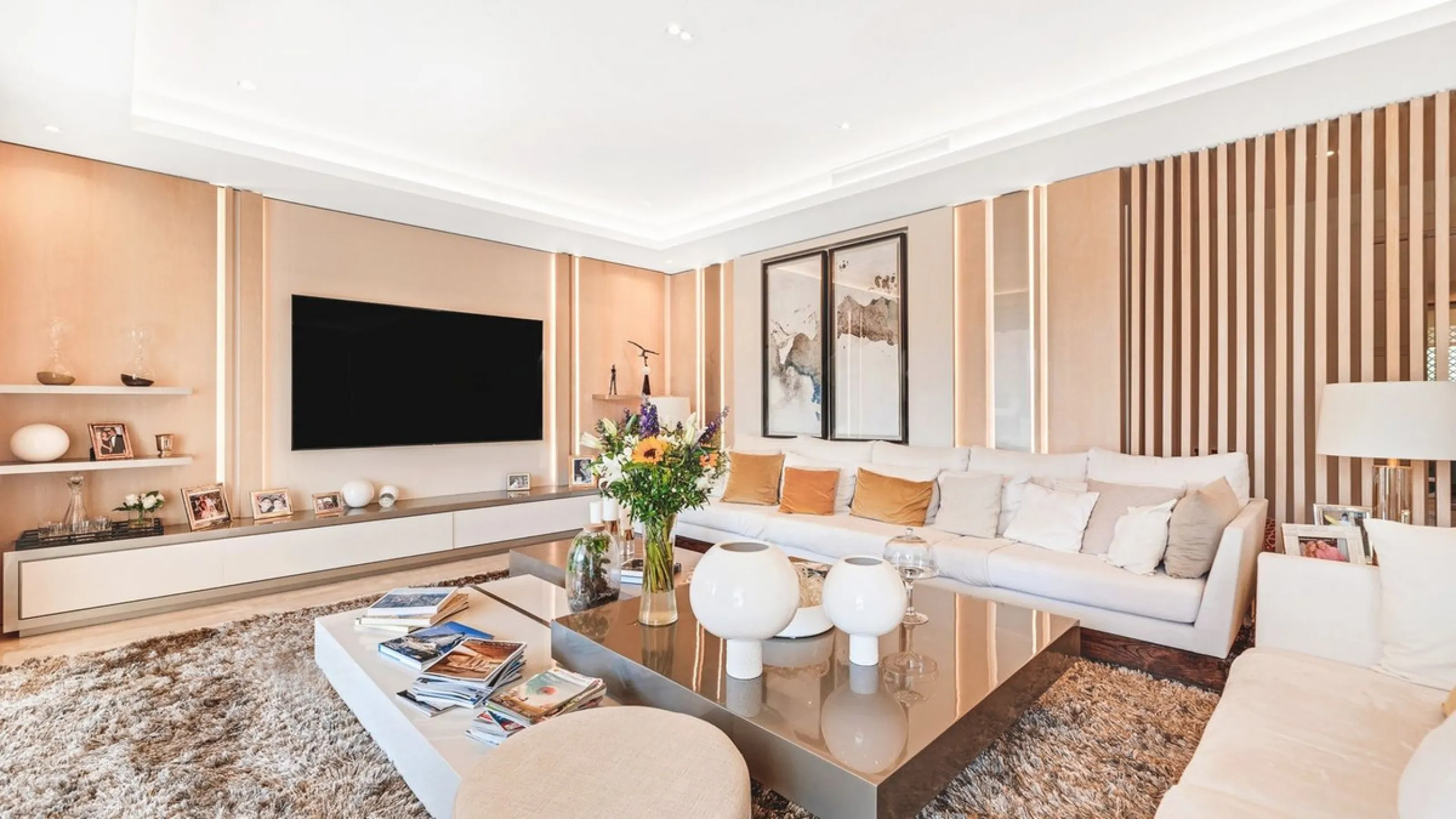 Apartment - Middle Floor Apartment в продаже в Marbella, Málaga. В доме 4 спален и 5 ванных комнат. Площадь дома 400 м²
