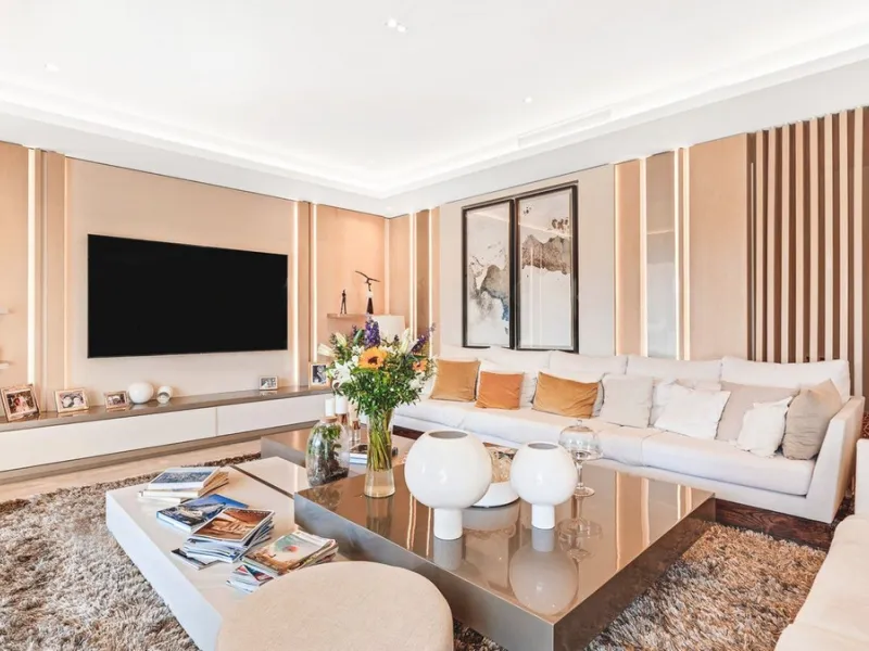 Apartment - Middle Floor Apartment в продаже в Marbella, Málaga. В доме 4 спален и 5 ванных комнат. Площадь дома 400 м²