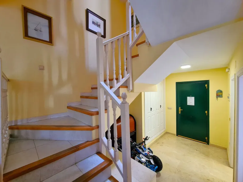 MAGNIFICENT 3-BEDROOM SEMI-DETACHED HOUSE WITH LARGE GARDEN 30 METERS FROM THE BEACH