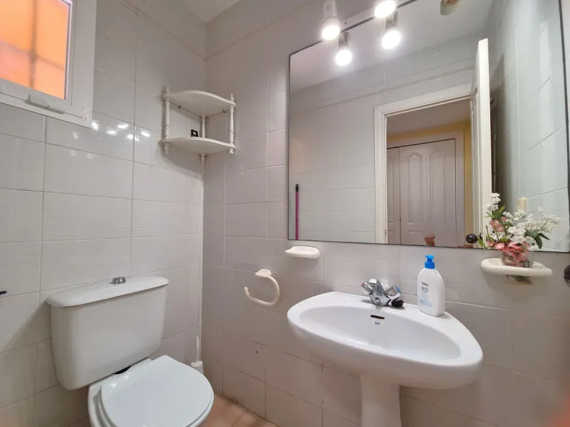 MAGNIFICENT 3-BEDROOM SEMI-DETACHED HOUSE WITH LARGE GARDEN 30 METERS FROM THE BEACH
