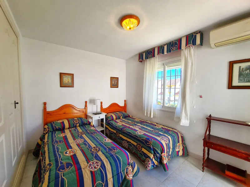 MAGNIFICENT 3-BEDROOM SEMI-DETACHED HOUSE WITH LARGE GARDEN 30 METERS FROM THE BEACH