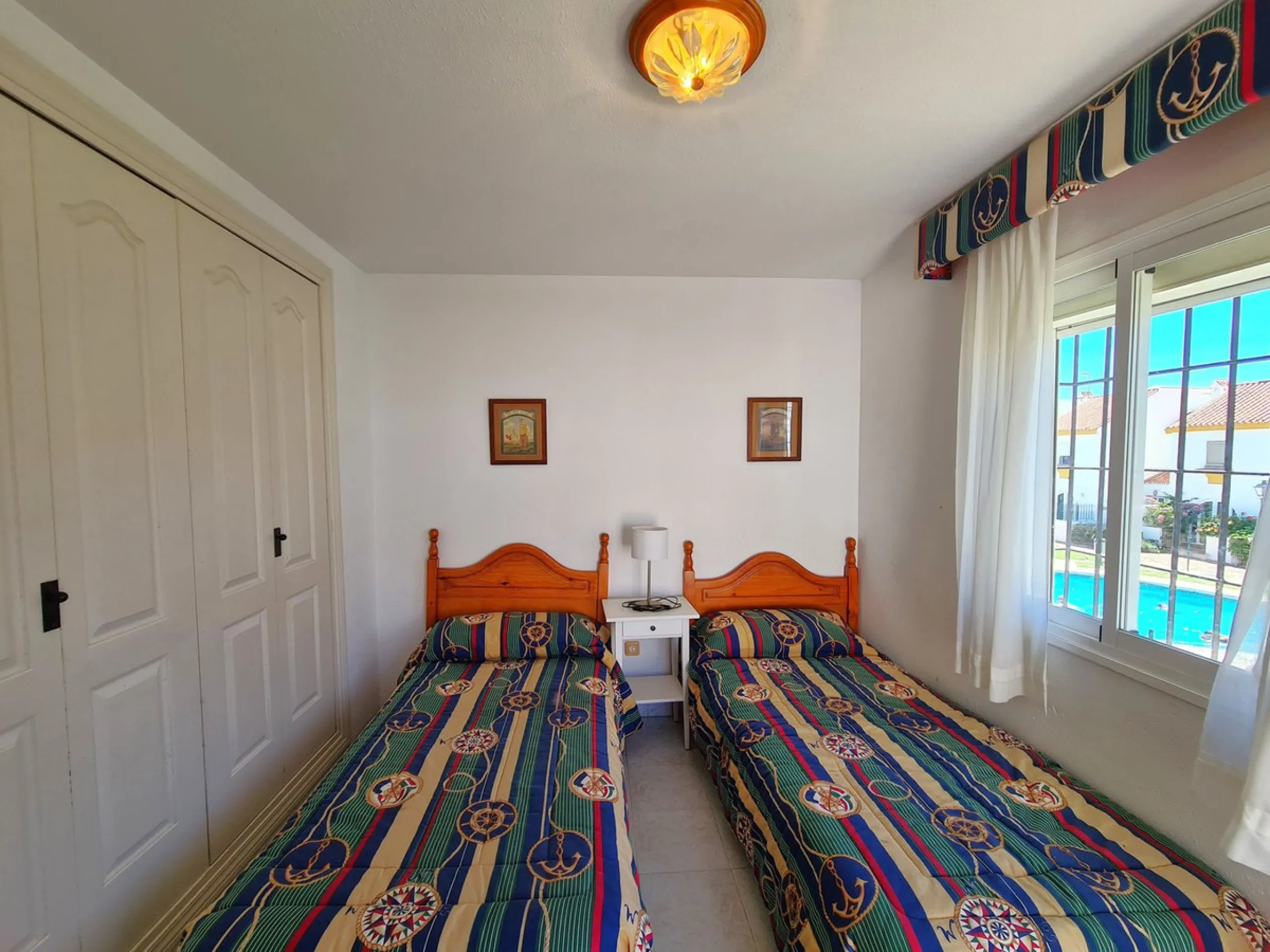 MAGNIFICENT 3-BEDROOM SEMI-DETACHED HOUSE WITH LARGE GARDEN 30 METERS FROM THE BEACH
