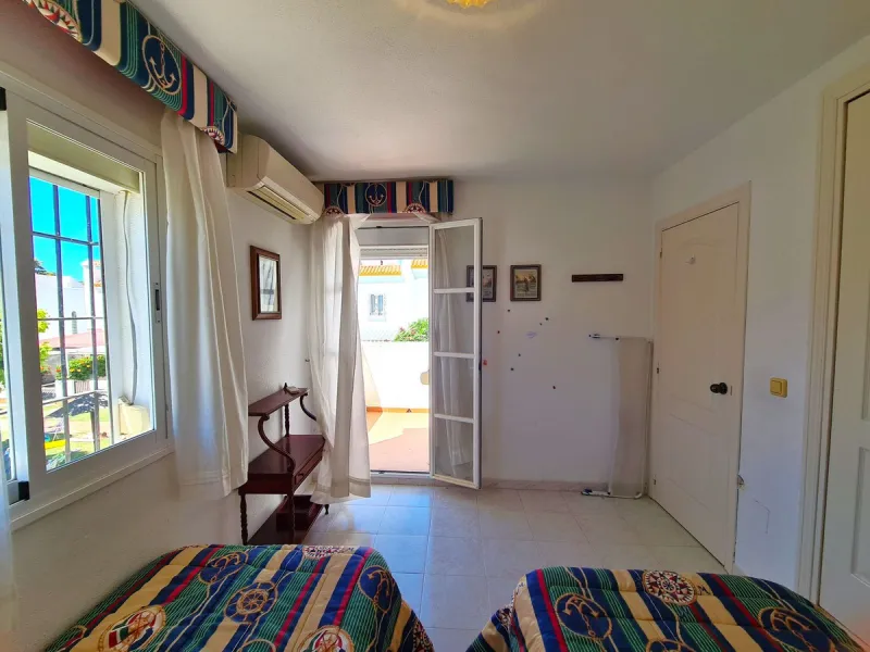 MAGNIFICENT 3-BEDROOM SEMI-DETACHED HOUSE WITH LARGE GARDEN 30 METERS FROM THE BEACH