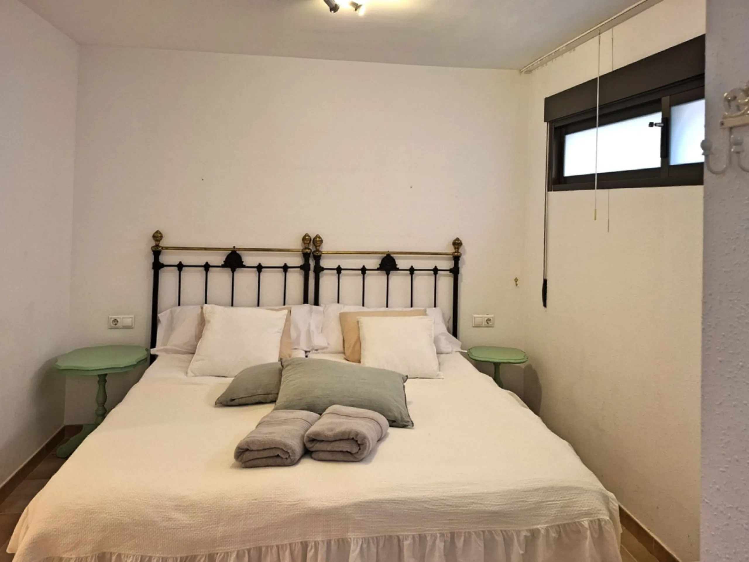 Great opportunity within the most famous complex in Fuengirola, Puebla Lucia. This two bedroom, two bathroom apartment is in perfect condition and sold fully furnished. The apartment is spacious and very sunny and has a lovely terrace. The community is ga
