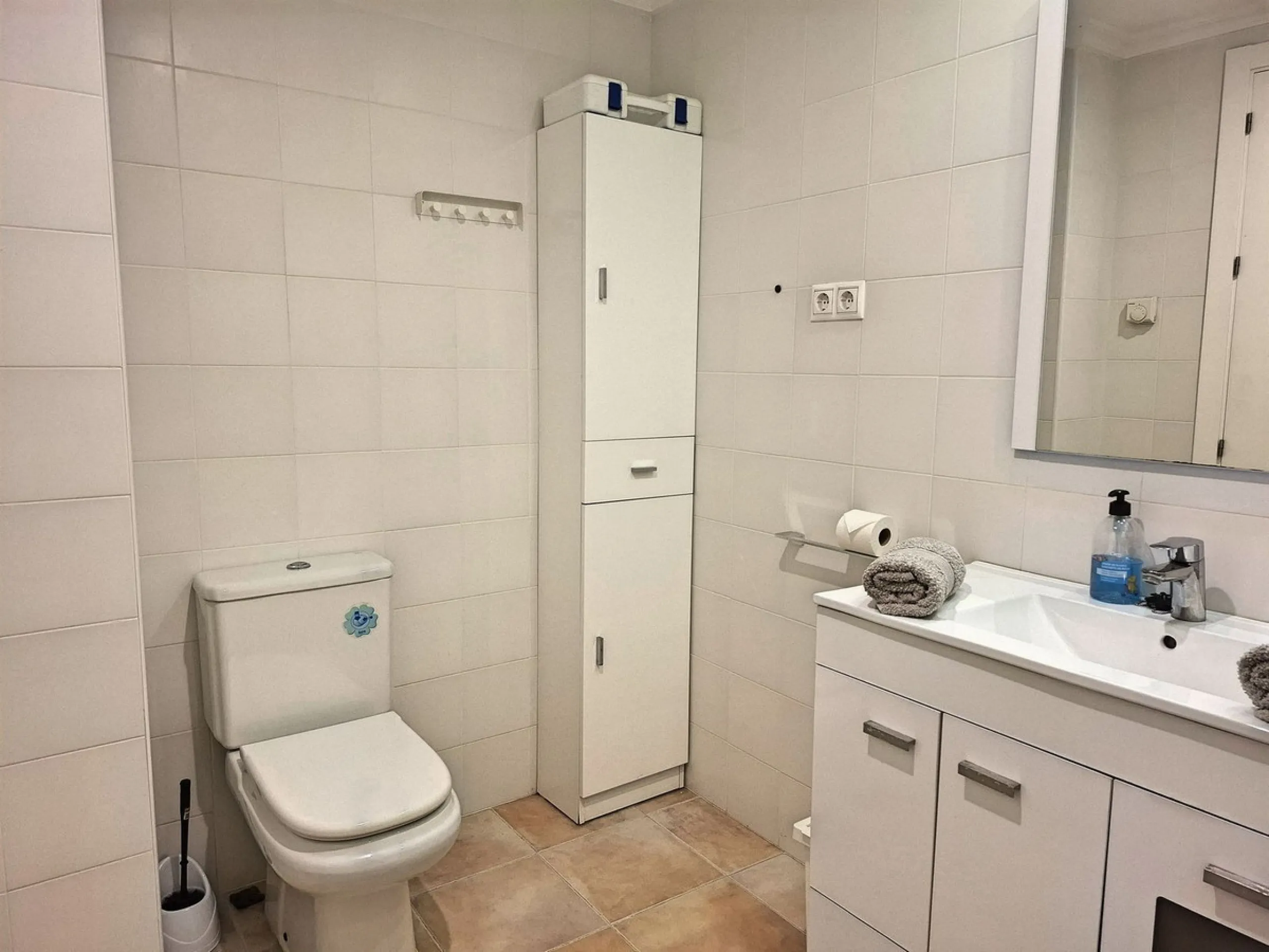 Great opportunity within the most famous complex in Fuengirola, Puebla Lucia. This two bedroom, two bathroom apartment is in perfect condition and sold fully furnished. The apartment is spacious and very sunny and has a lovely terrace. The community is ga