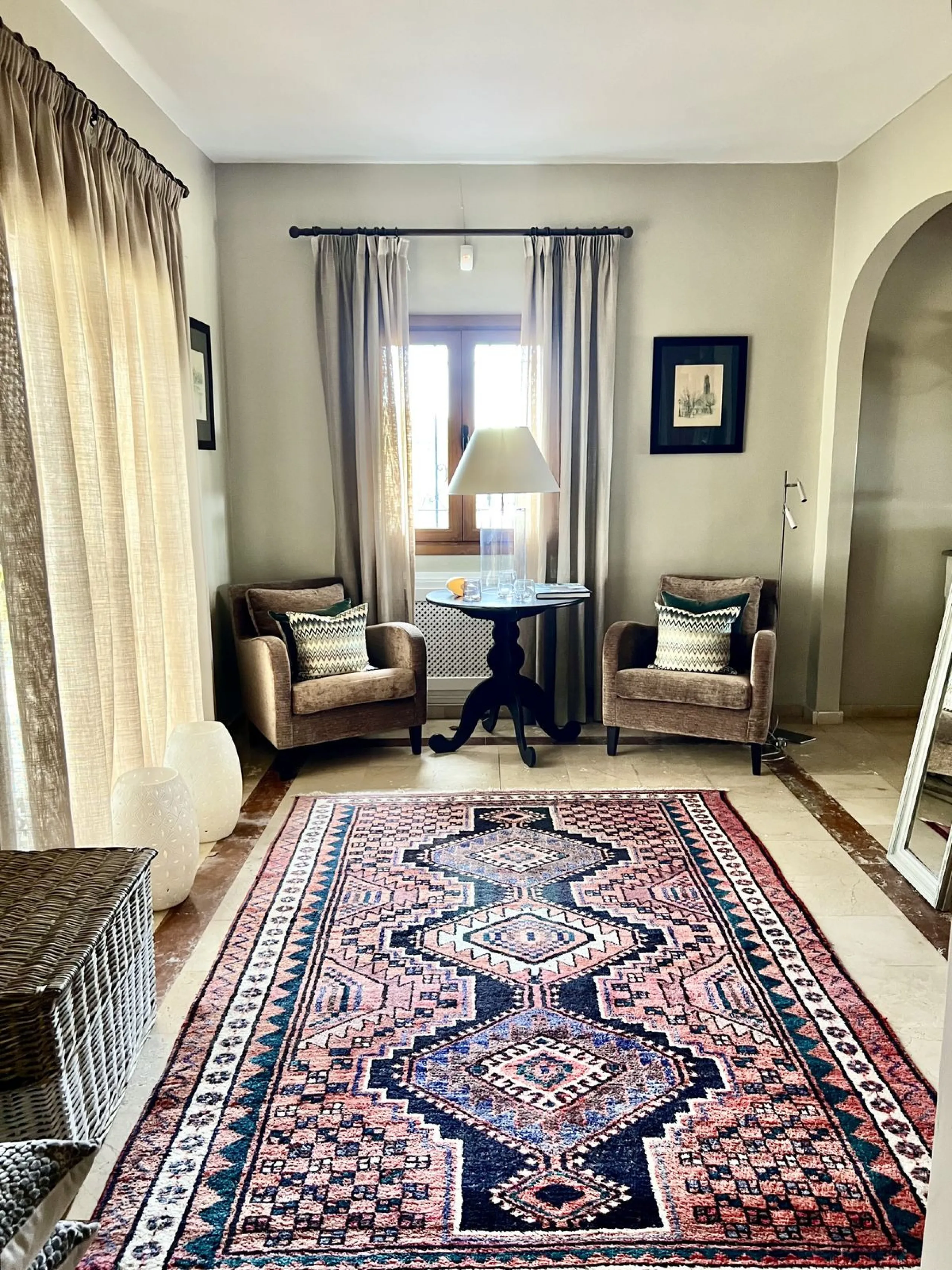 House - Detached Villa в продаже в Marbella, Málaga. В доме 4 спален и 3 ванных комнат. Площадь дома 450 м². Площадь участка 4444 м²