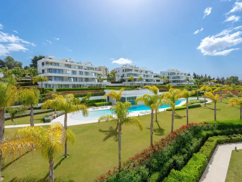 Located in the sought-after Cataleya Phase 2, this rare 2-bedroom first-floor apartment combines modern luxury, expansive outdoor living, and a prime Costa del Sol address. With only three apartments of this layout in the entire development, it offers unm