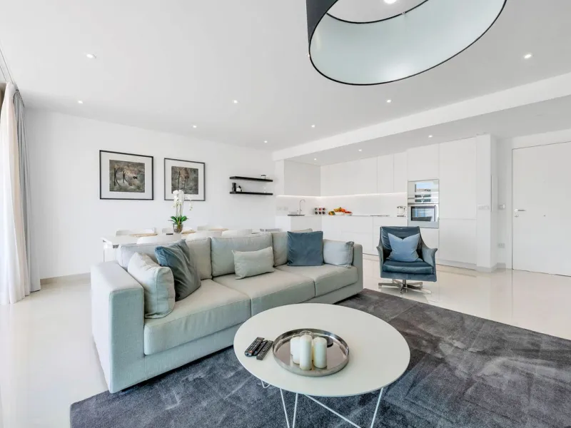 Located in the sought-after Cataleya Phase 2, this rare 2-bedroom first-floor apartment combines modern luxury, expansive outdoor living, and a prime Costa del Sol address. With only three apartments of this layout in the entire development, it offers unm