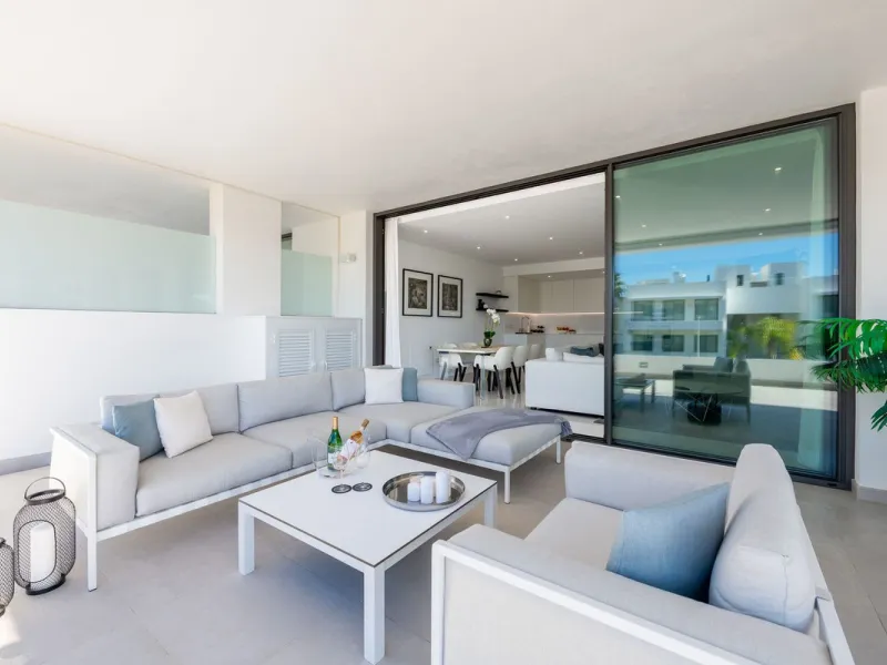 Located in the sought-after Cataleya Phase 2, this rare 2-bedroom first-floor apartment combines modern luxury, expansive outdoor living, and a prime Costa del Sol address. With only three apartments of this layout in the entire development, it offers unm