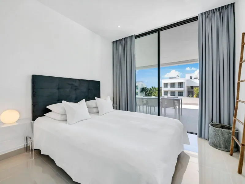 Located in the sought-after Cataleya Phase 2, this rare 2-bedroom first-floor apartment combines modern luxury, expansive outdoor living, and a prime Costa del Sol address. With only three apartments of this layout in the entire development, it offers unm