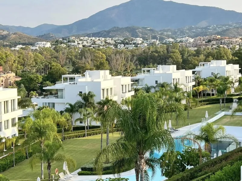 Located in the sought-after Cataleya Phase 2, this rare 2-bedroom first-floor apartment combines modern luxury, expansive outdoor living, and a prime Costa del Sol address. With only three apartments of this layout in the entire development, it offers unm