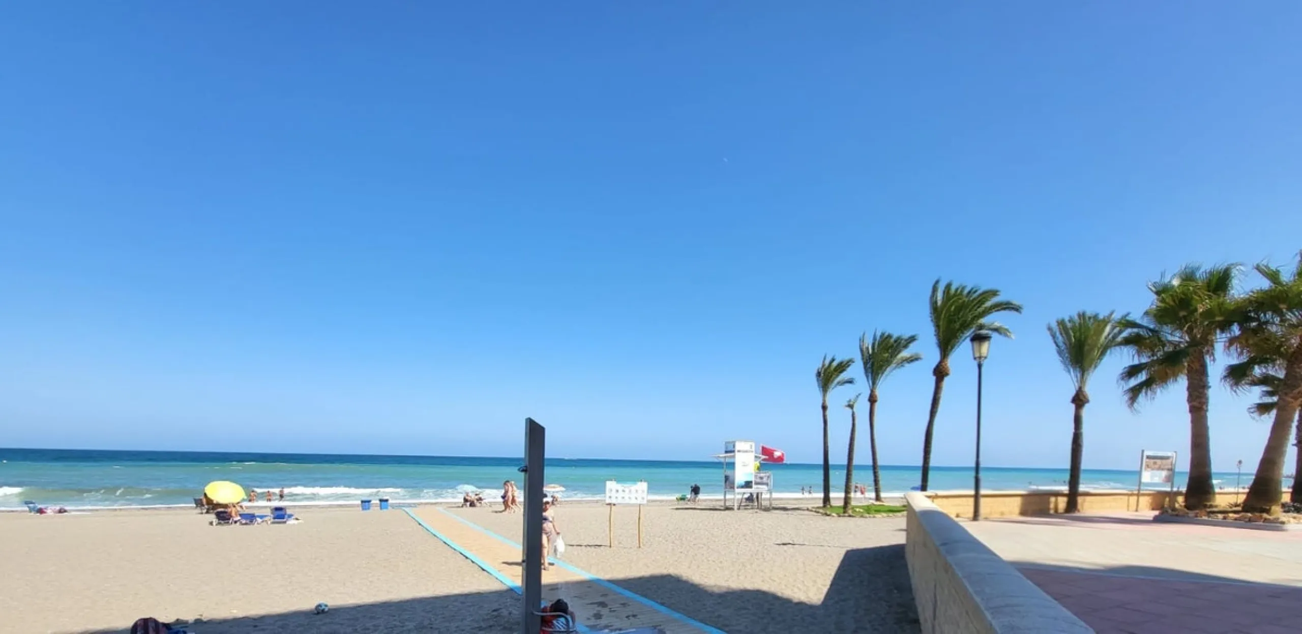 Excellent Investment Opportunity. Restaurant on the beachfront, located in the charming coastal town of Sabinillas (Málaga), with spectacular panoramic sea views.