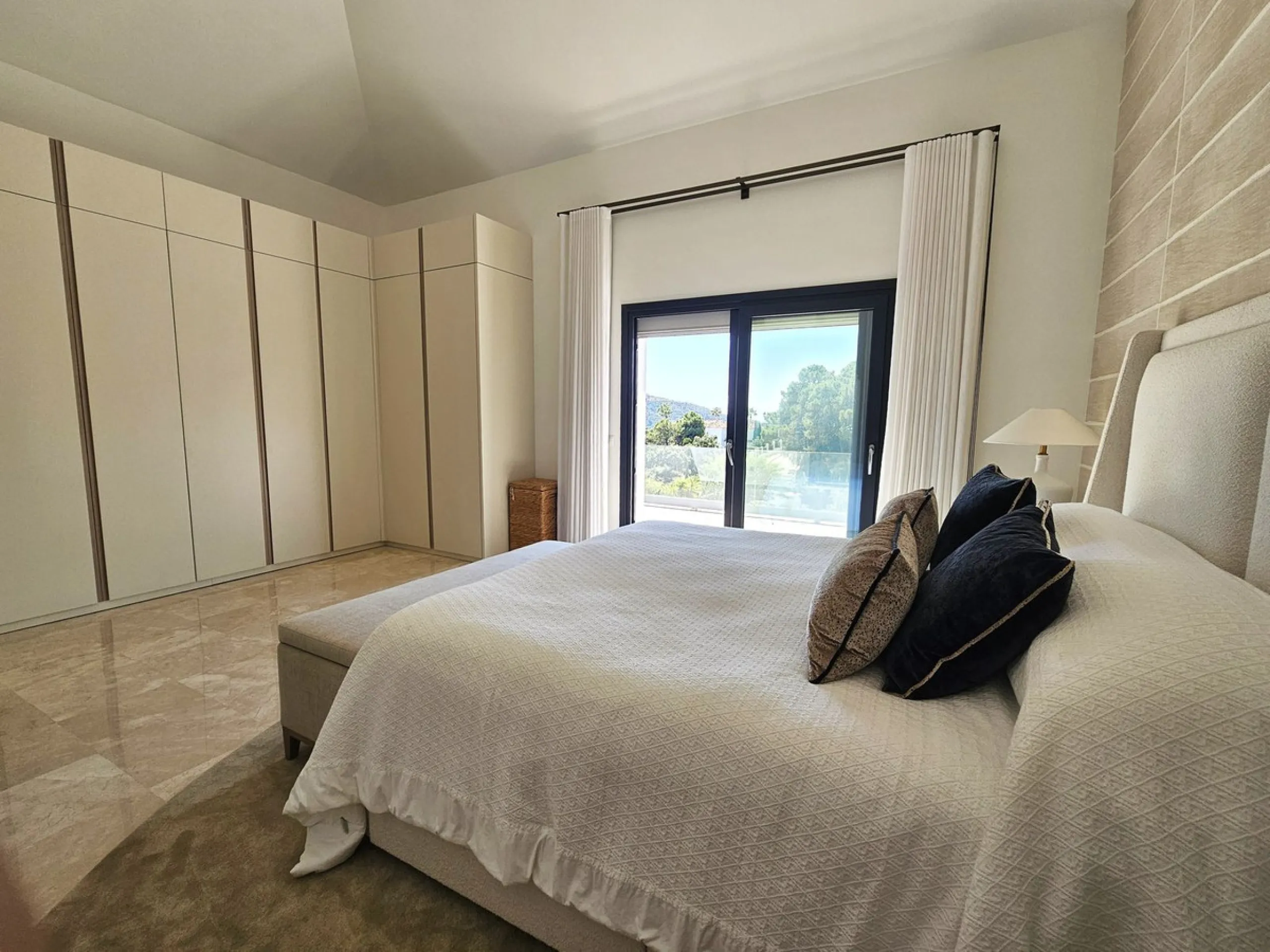 Beautiful Villa on a double plot located in the exclusive Monte Mayor estate, Benahavís