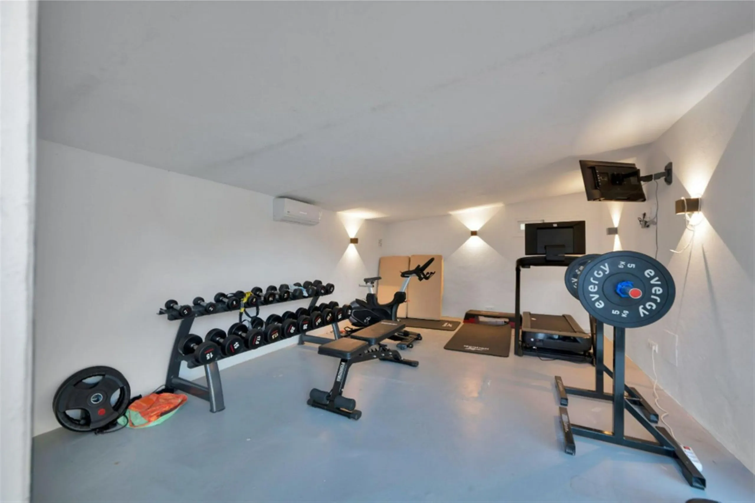 Beautiful Villa on a double plot located in the exclusive Monte Mayor estate, Benahavís