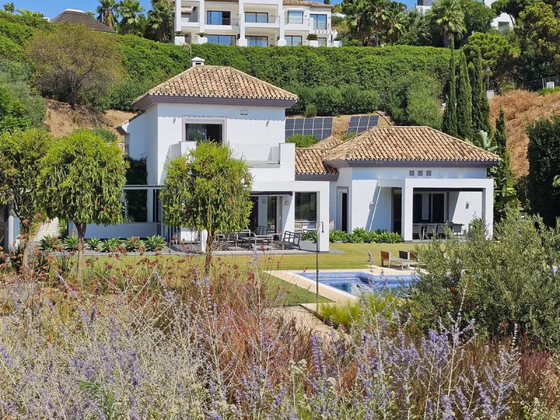 Beautiful Villa on a double plot located in the exclusive Monte Mayor estate, Benahavís
