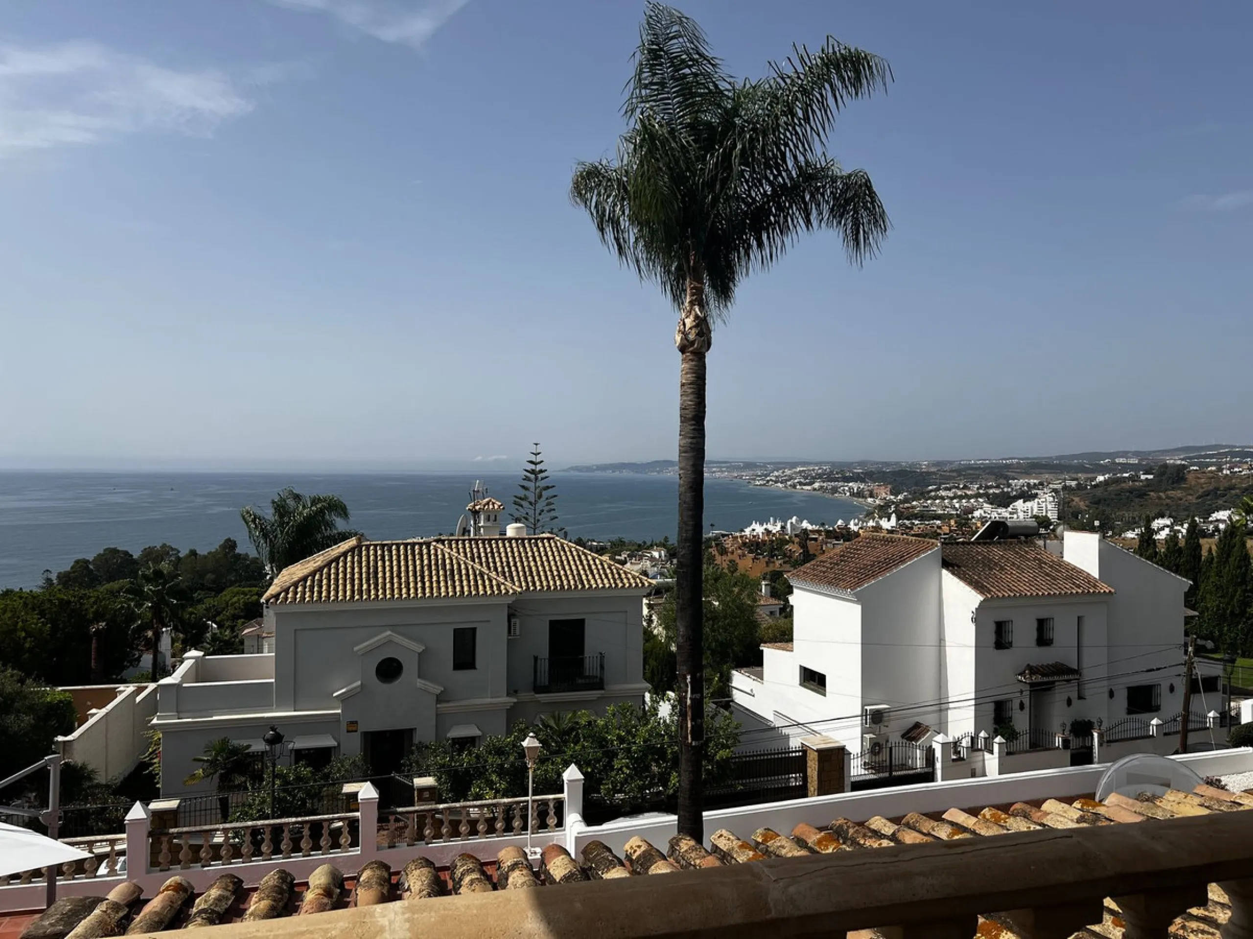 *Spacious Villa with Sea Views in Estepona / Seghers*