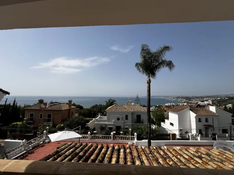 *Spacious Villa with Sea Views in Estepona / Seghers*