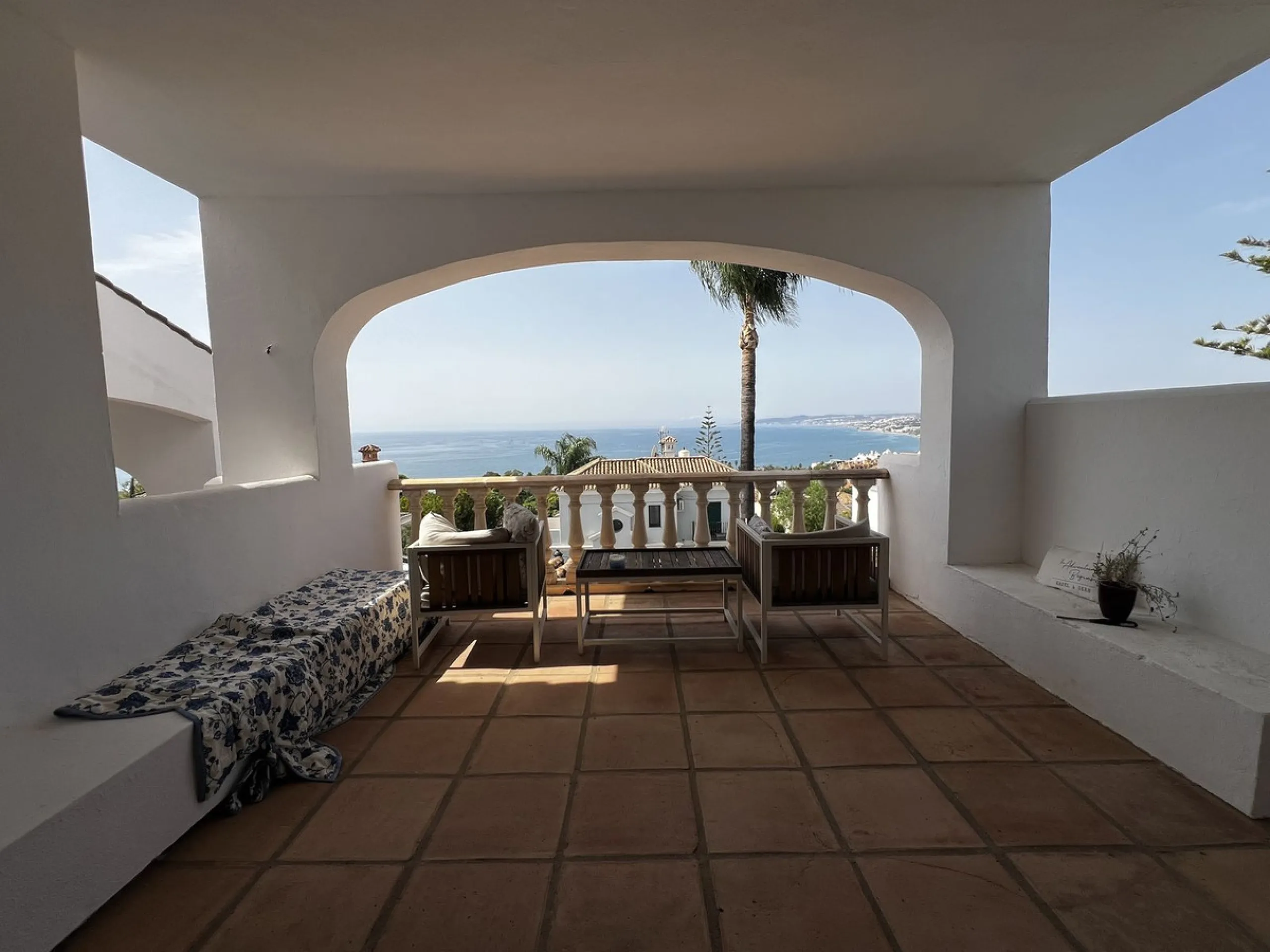 *Spacious Villa with Sea Views in Estepona / Seghers*