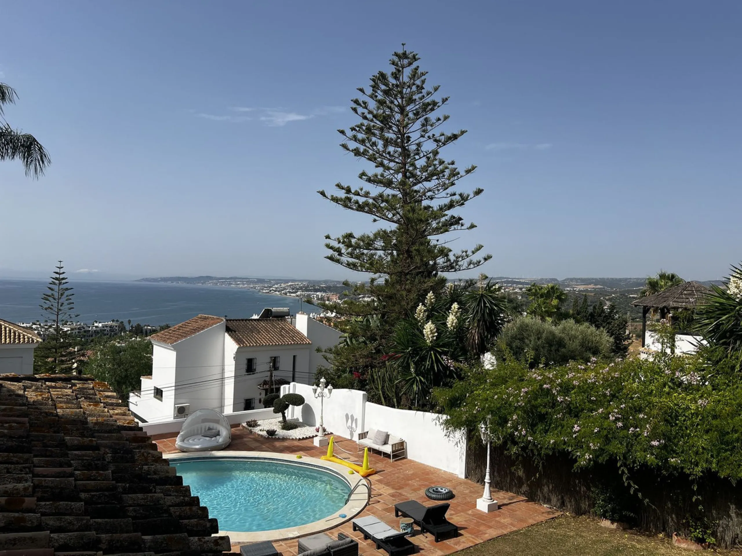 *Spacious Villa with Sea Views in Estepona / Seghers*