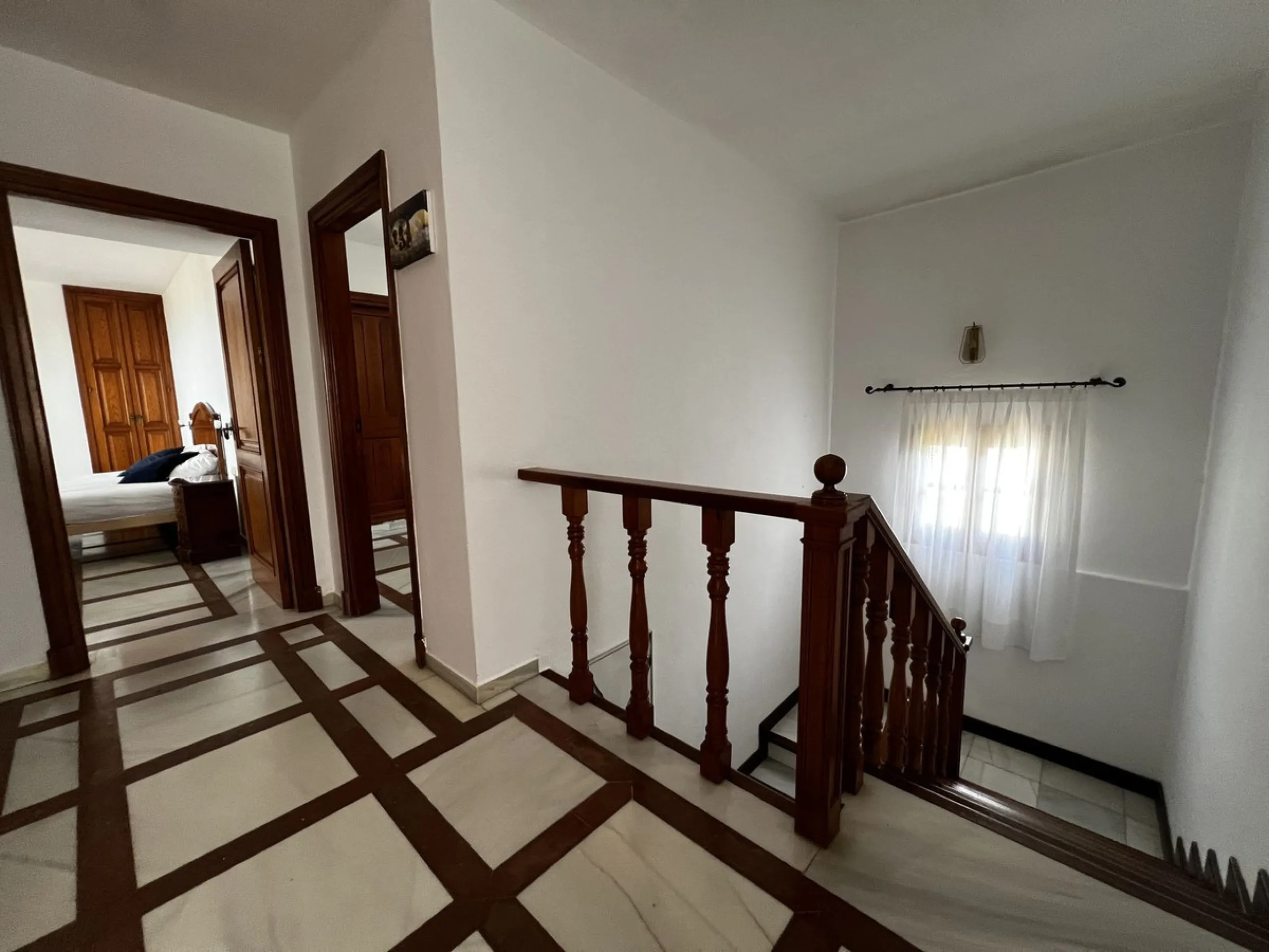 *Spacious Villa with Sea Views in Estepona / Seghers*