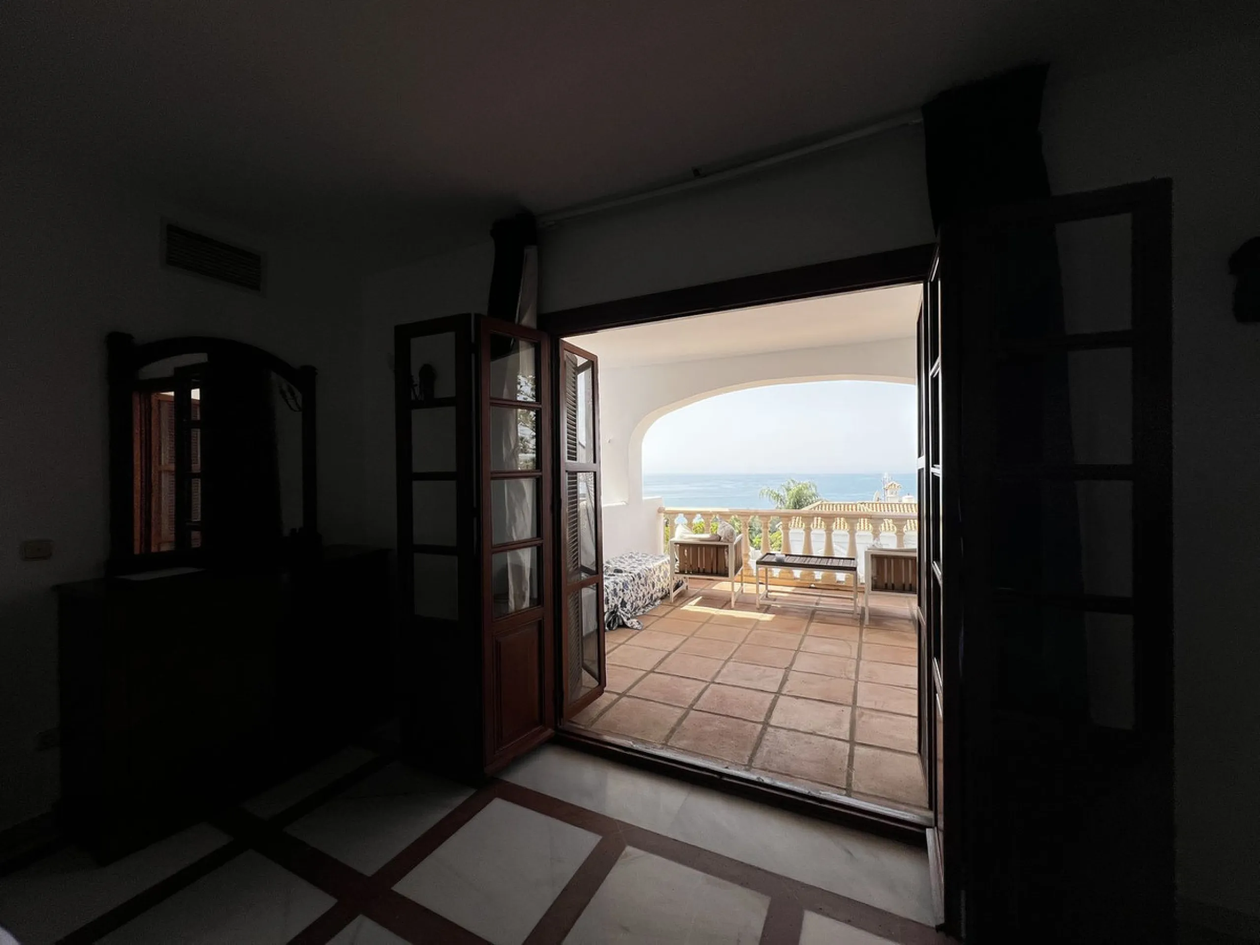 *Spacious Villa with Sea Views in Estepona / Seghers*