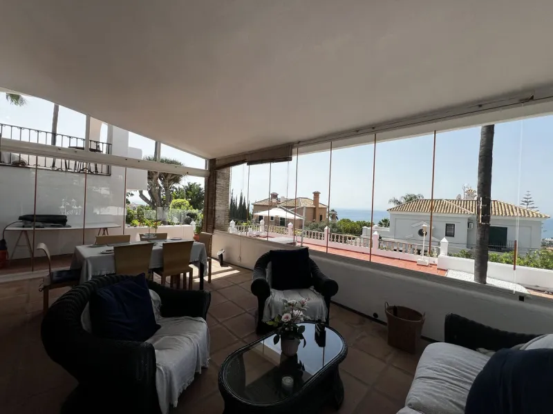 *Spacious Villa with Sea Views in Estepona / Seghers*