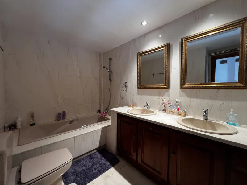 *Spacious Villa with Sea Views in Estepona / Seghers*