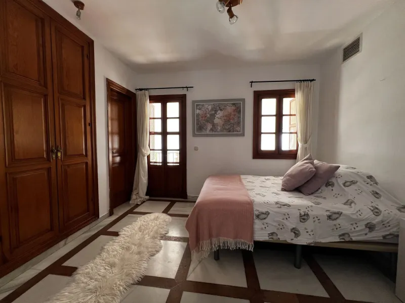 *Spacious Villa with Sea Views in Estepona / Seghers*