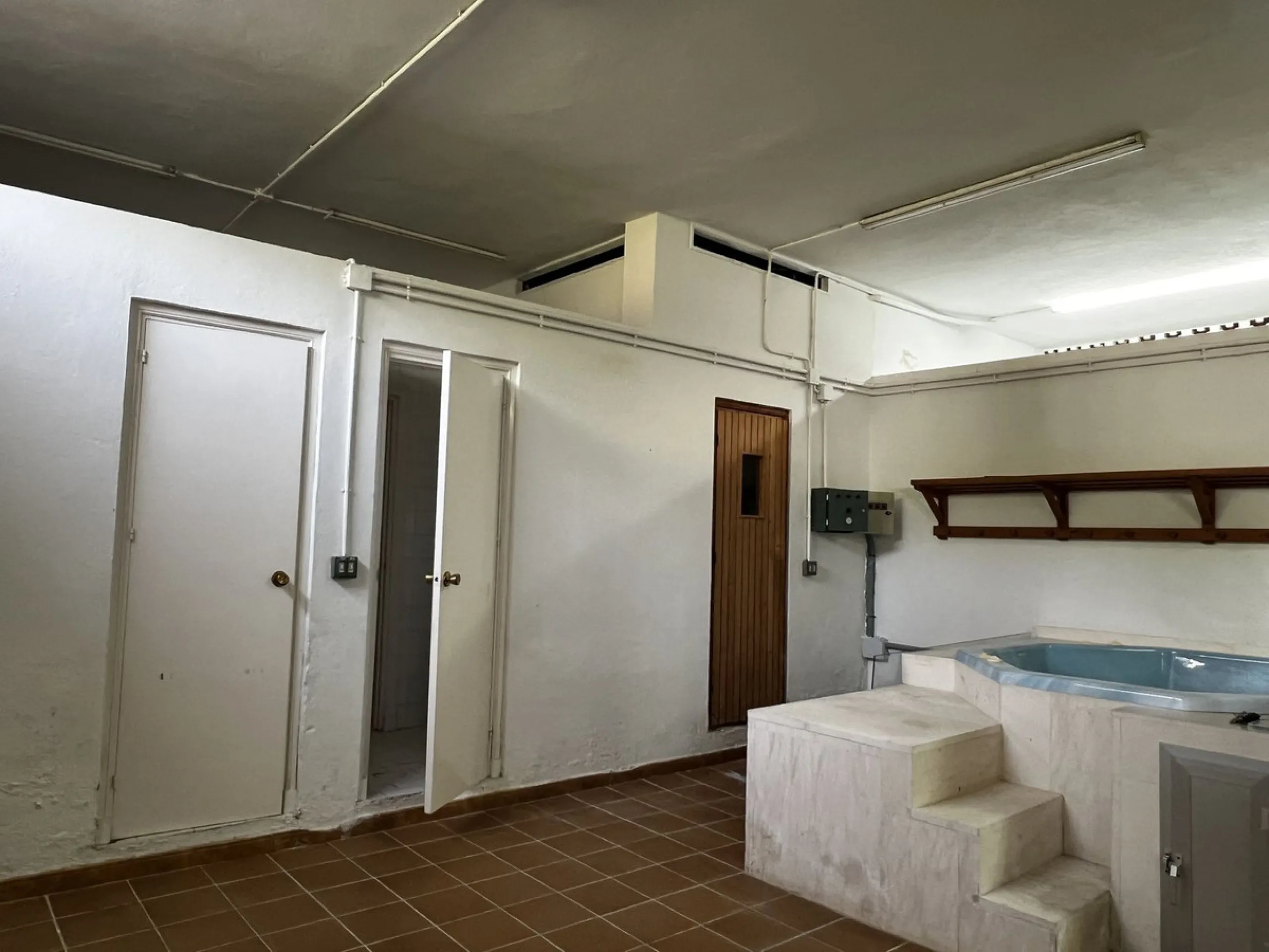 *Spacious Villa with Sea Views in Estepona / Seghers*