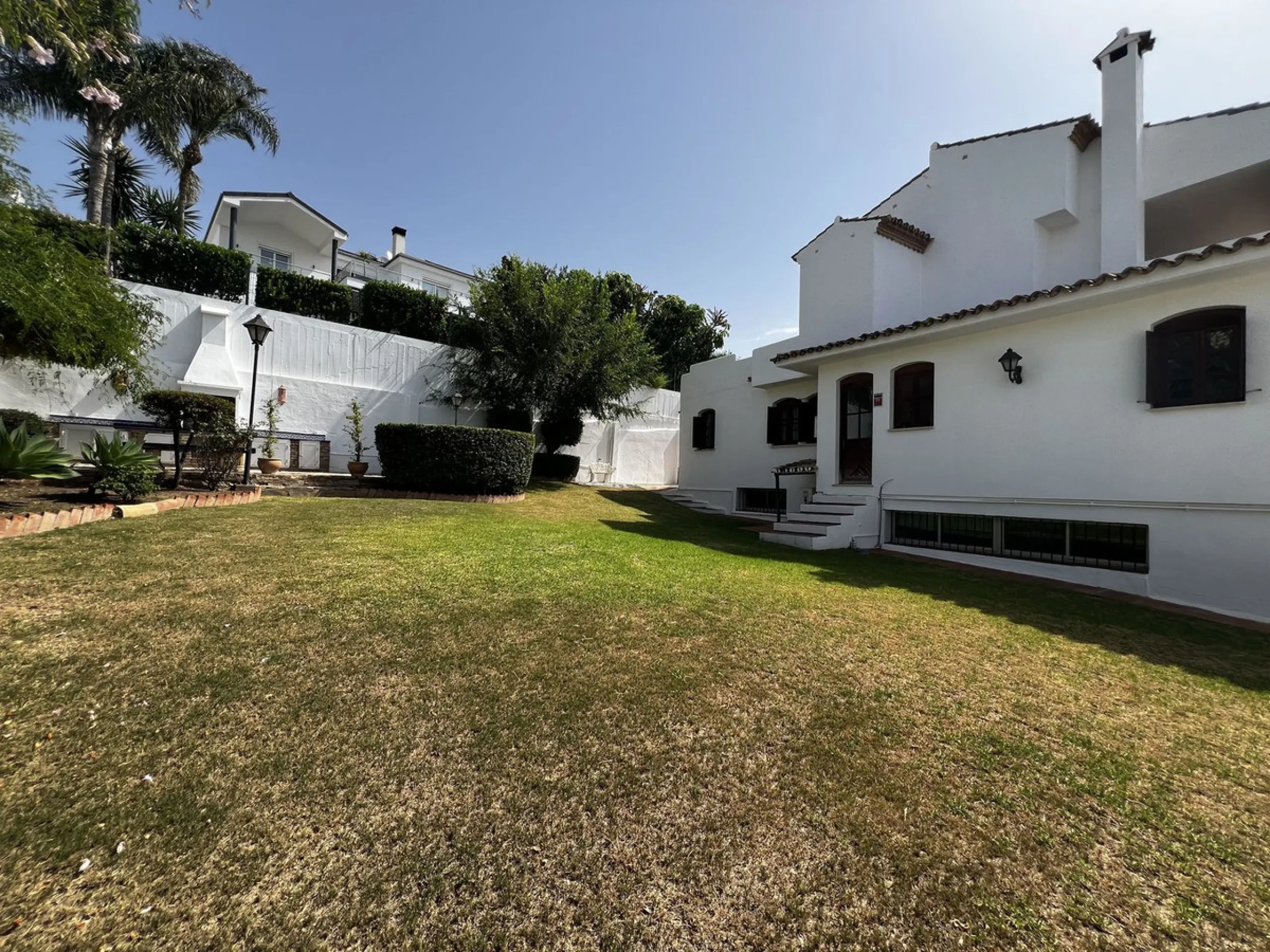 *Spacious Villa with Sea Views in Estepona / Seghers*