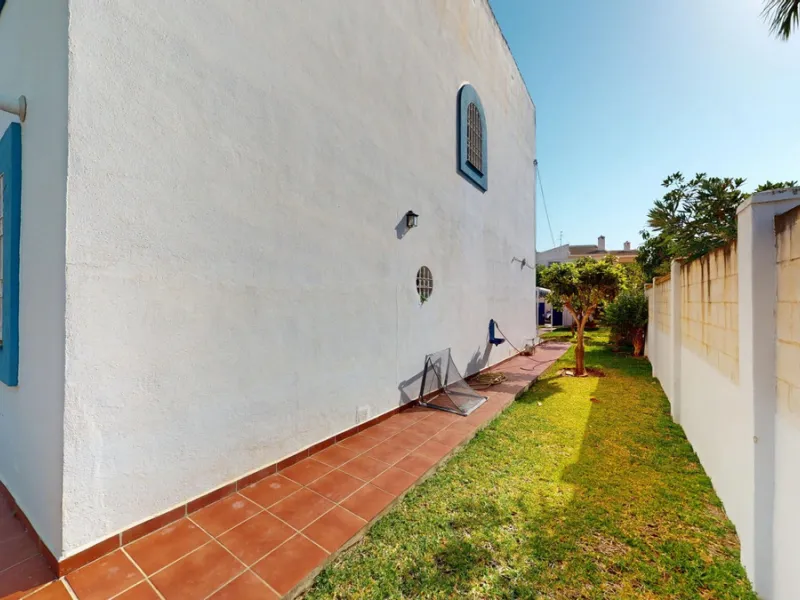 This beautiful Spanish villa spans two floors and features three bedrooms, including an impressive primary suite, and two bathrooms, blending traditional Andalusian charm with modern comfort. The Mediterranean-inspired design is reflected in the terracott