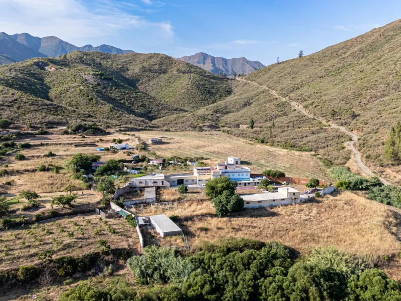 Finca Río Linarejos is a rare self-sustaining oasis in the heart of Andalucia, representing a unique investment opportunity that perfectly combines independence, safety, sustainability, and long-term financial potential. This exclusive estate offers more 