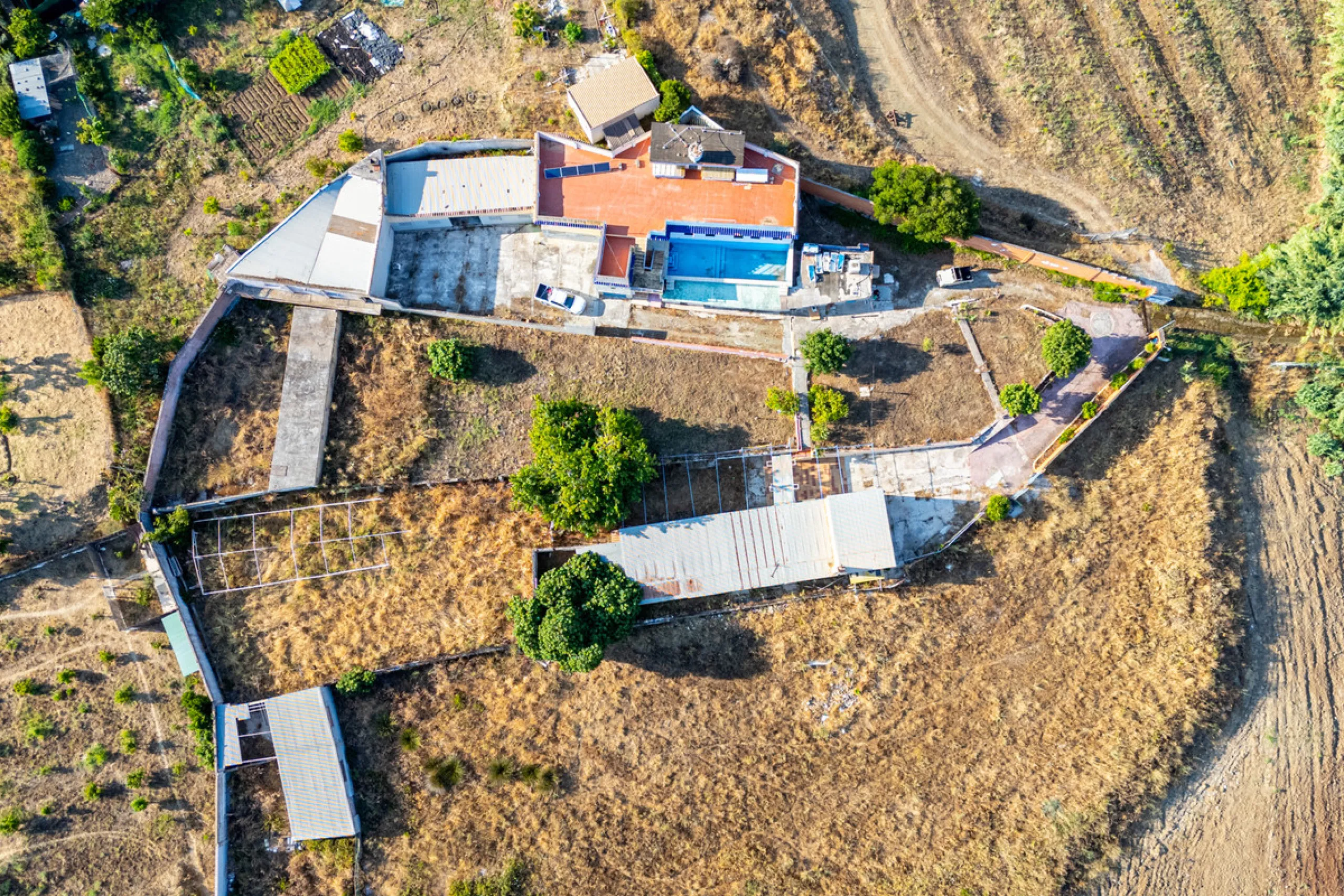 Finca Río Linarejos is a rare self-sustaining oasis in the heart of Andalucia, representing a unique investment opportunity that perfectly combines independence, safety, sustainability, and long-term financial potential. This exclusive estate offers more 