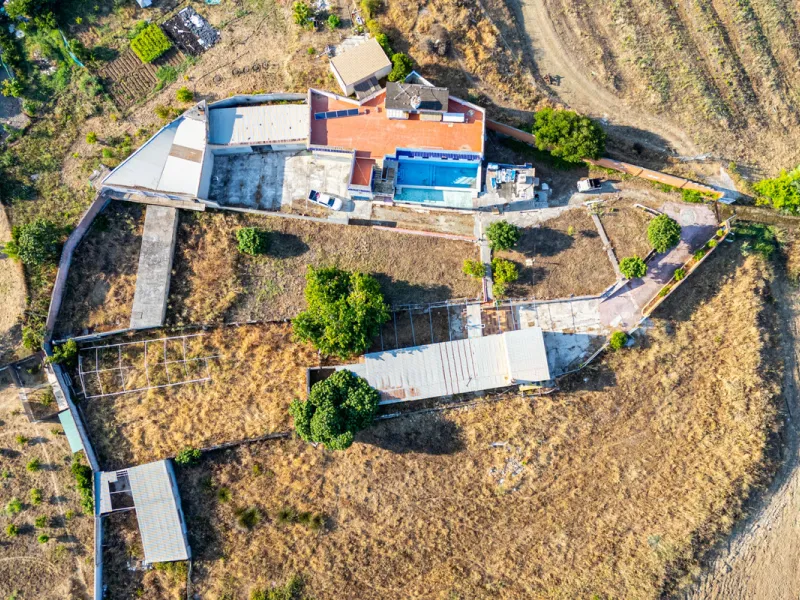 Finca Río Linarejos is a rare self-sustaining oasis in the heart of Andalucia, representing a unique investment opportunity that perfectly combines independence, safety, sustainability, and long-term financial potential. This exclusive estate offers more 