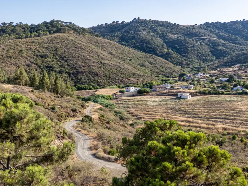 Finca Río Linarejos is a rare self-sustaining oasis in the heart of Andalucia, representing a unique investment opportunity that perfectly combines independence, safety, sustainability, and long-term financial potential. This exclusive estate offers more 