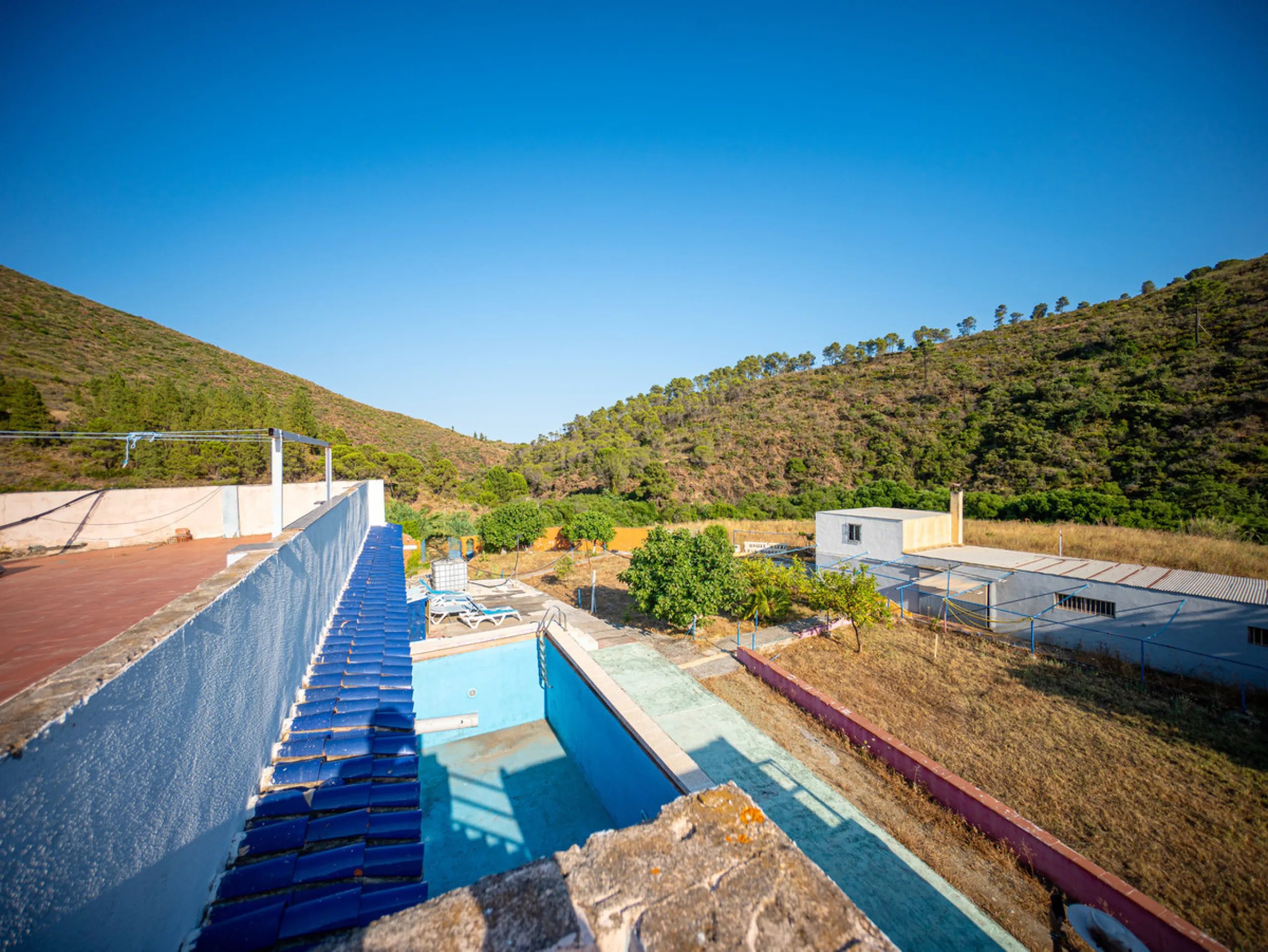 Finca Río Linarejos is a rare self-sustaining oasis in the heart of Andalucia, representing a unique investment opportunity that perfectly combines independence, safety, sustainability, and long-term financial potential. This exclusive estate offers more 
