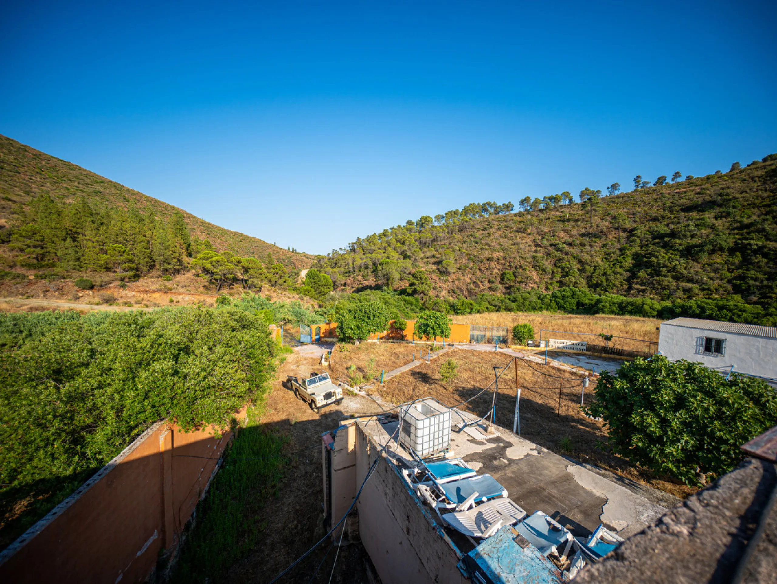 Finca Río Linarejos is a rare self-sustaining oasis in the heart of Andalucia, representing a unique investment opportunity that perfectly combines independence, safety, sustainability, and long-term financial potential. This exclusive estate offers more 