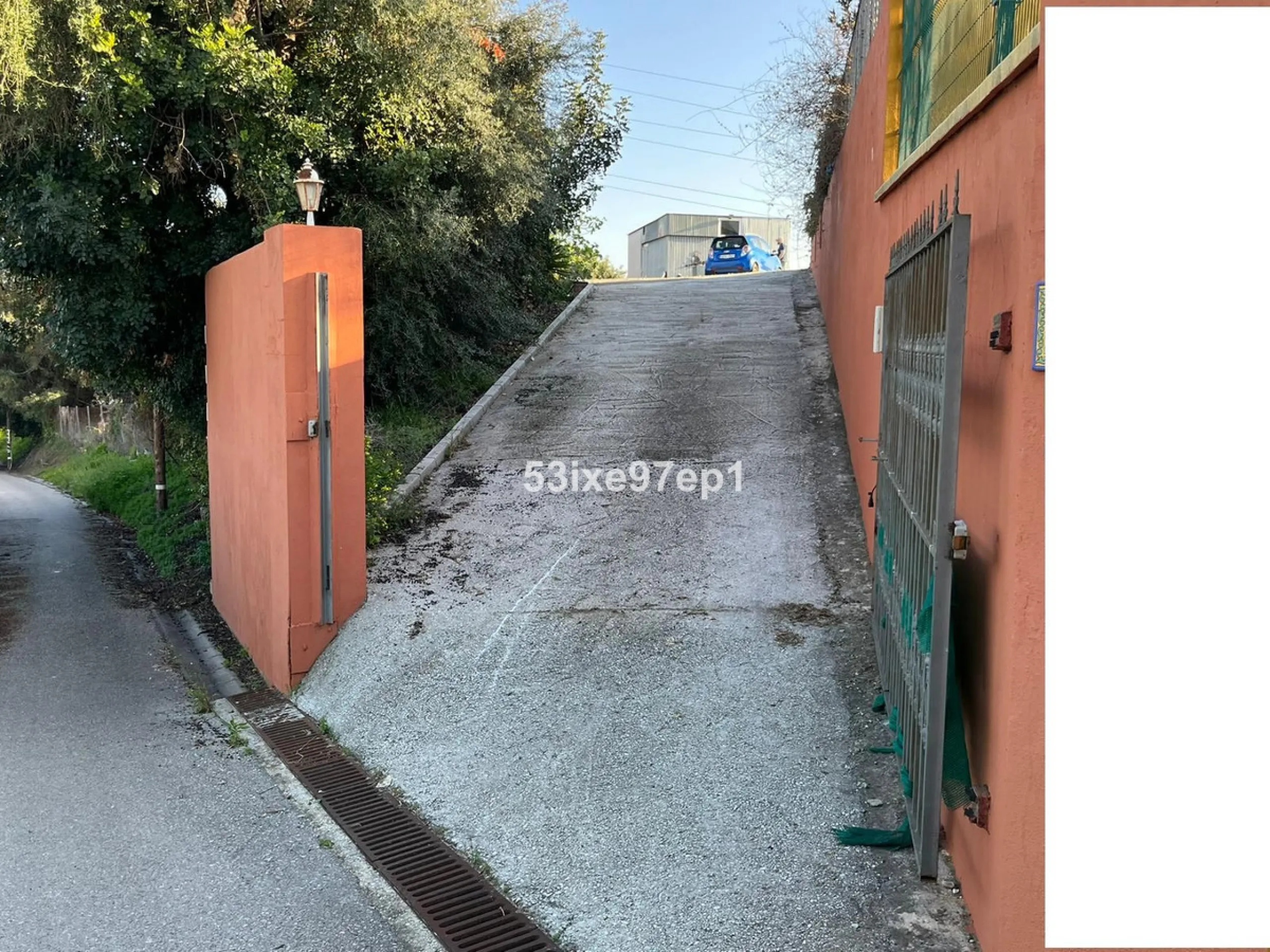 Now there is an opportunity to buy this large bright plot with views of the sea and rural / country Spain.