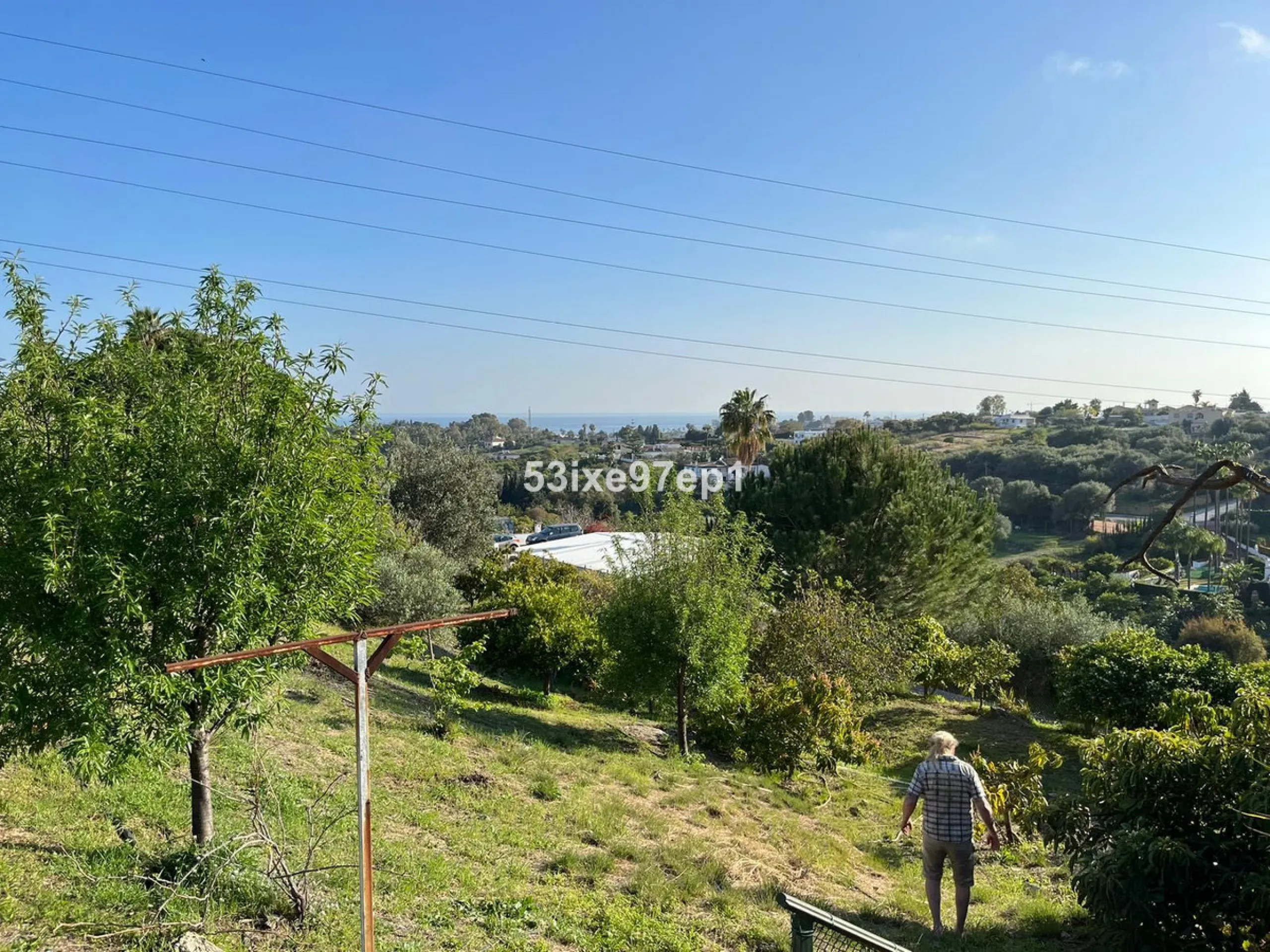 Now there is an opportunity to buy this large bright plot with views of the sea and rural / country Spain.