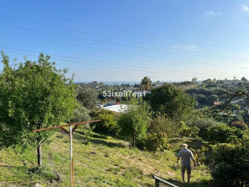 Now there is an opportunity to buy this large bright plot with views of the sea and rural / country Spain.