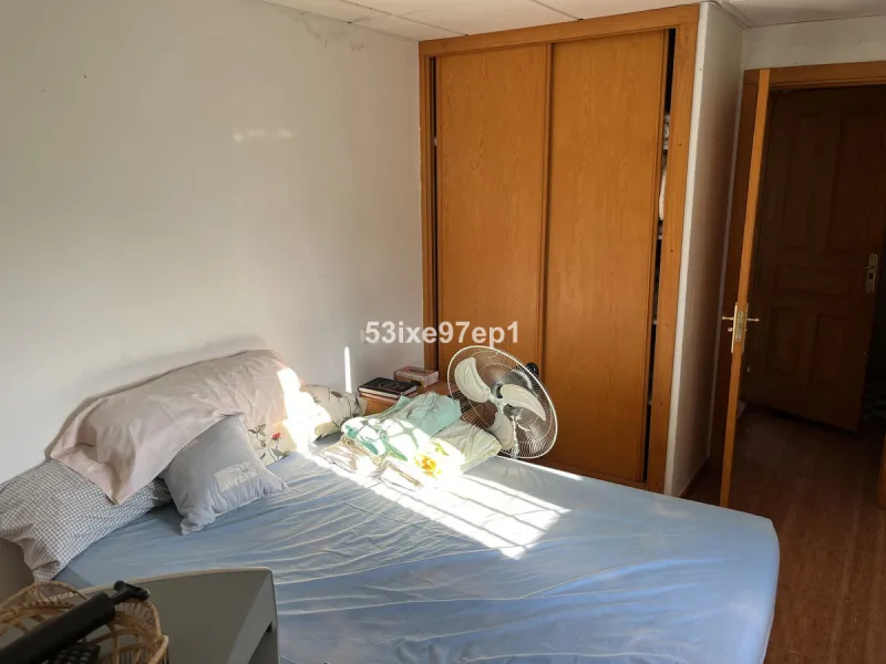 Now there is an opportunity to buy this large bright plot with views of the sea and rural / country Spain.