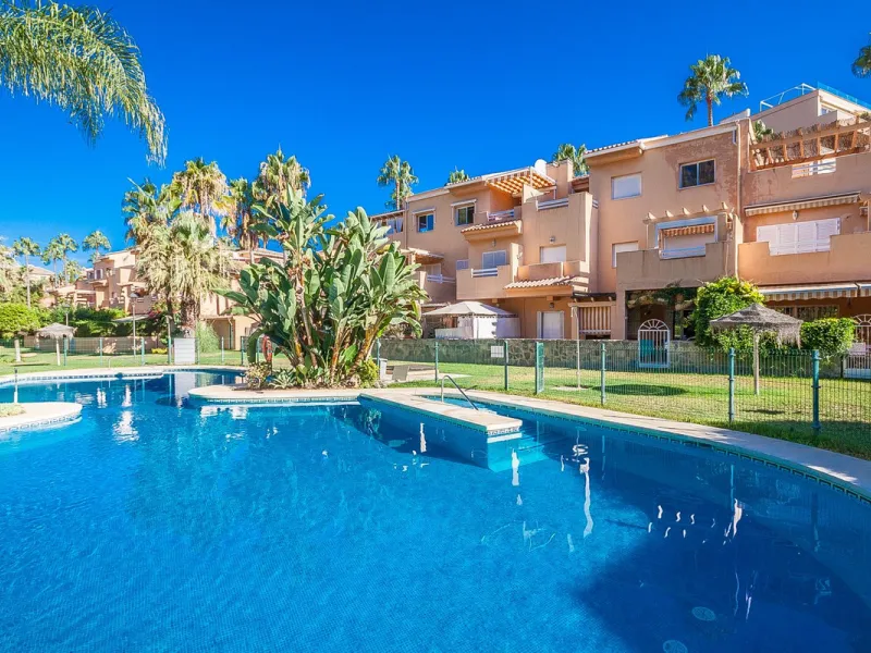 Located in the sought-after beachside area of Carib Playa, this spacious 3-bedroom, 2-bathroom apartment offers the perfect blend of comfort and convenience.