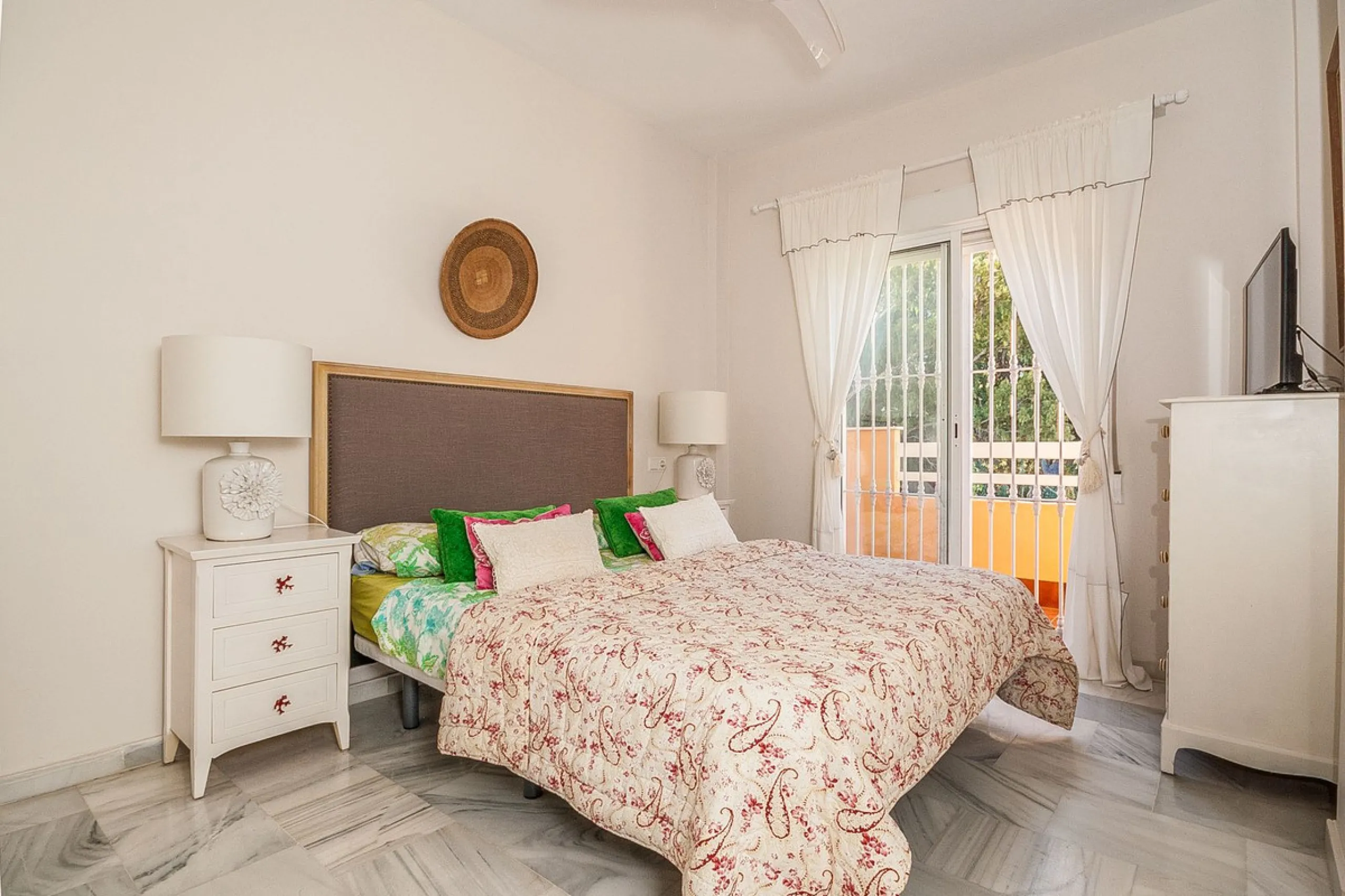 Located in the sought-after beachside area of Carib Playa, this spacious 3-bedroom, 2-bathroom apartment offers the perfect blend of comfort and convenience.