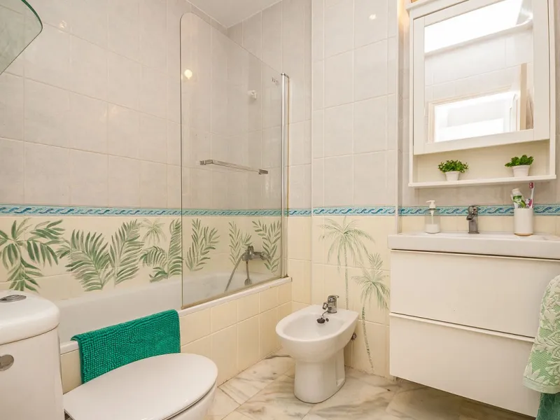 Located in the sought-after beachside area of Carib Playa, this spacious 3-bedroom, 2-bathroom apartment offers the perfect blend of comfort and convenience.