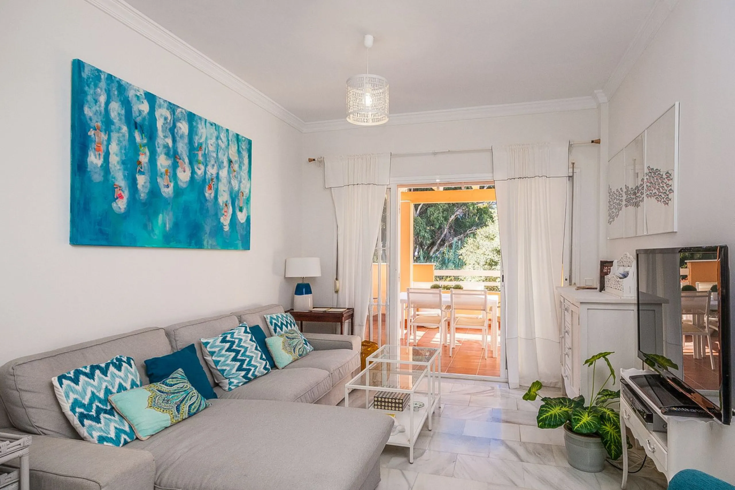 Located in the sought-after beachside area of Carib Playa, this spacious 3-bedroom, 2-bathroom apartment offers the perfect blend of comfort and convenience.